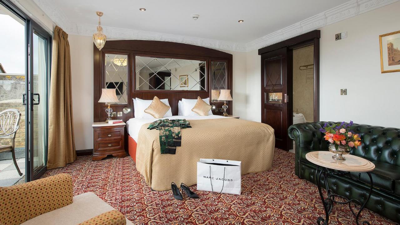 The George Street Hotel Oxford Exterior photo A suite at the hotel