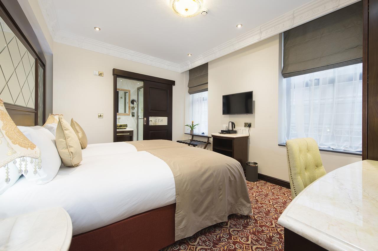 The George Street Hotel Oxford Exterior photo A room at the hotel