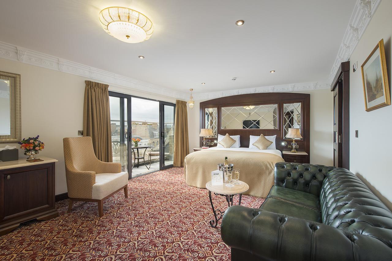The George Street Hotel Oxford Exterior photo A suite at the hotel