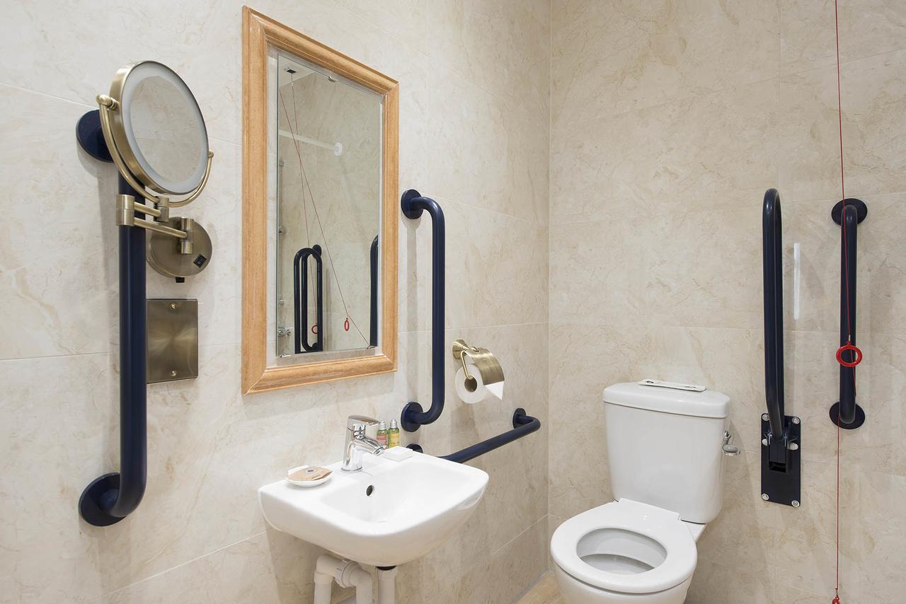 The George Street Hotel Oxford Exterior photo Disabled toilet with alarm