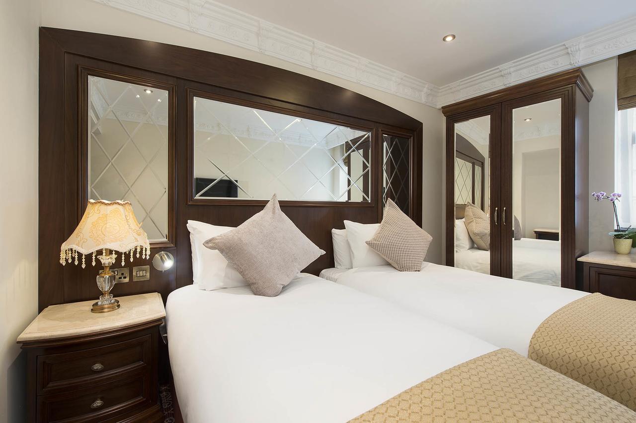 The George Street Hotel Oxford Exterior photo A bedroom at the hotel