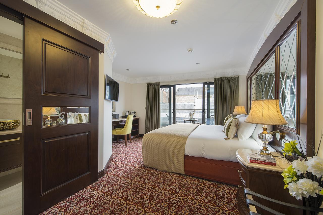 The George Street Hotel Oxford Exterior photo A room at the hotel